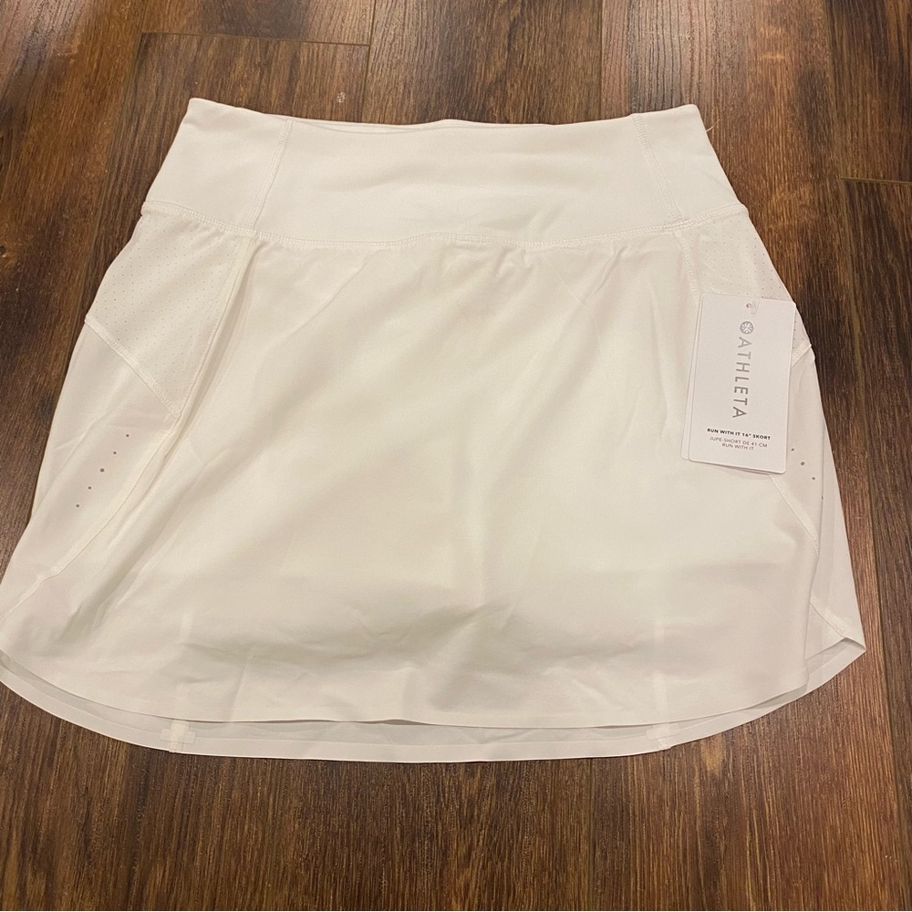 Athleta skort Run With It white
